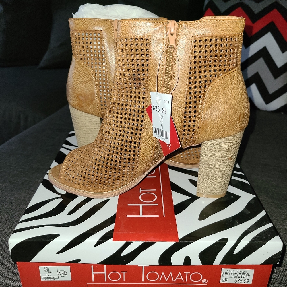 Open toes boots